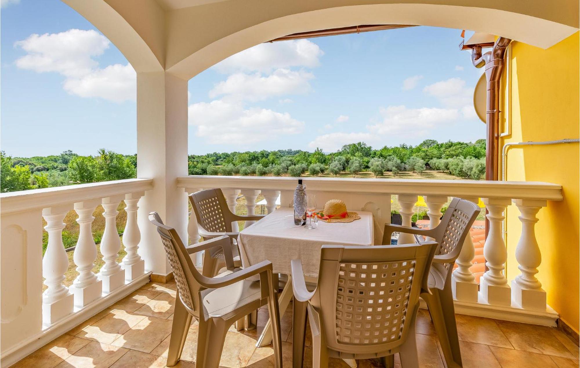 Amazing Home In Valtura Экстерьер фото