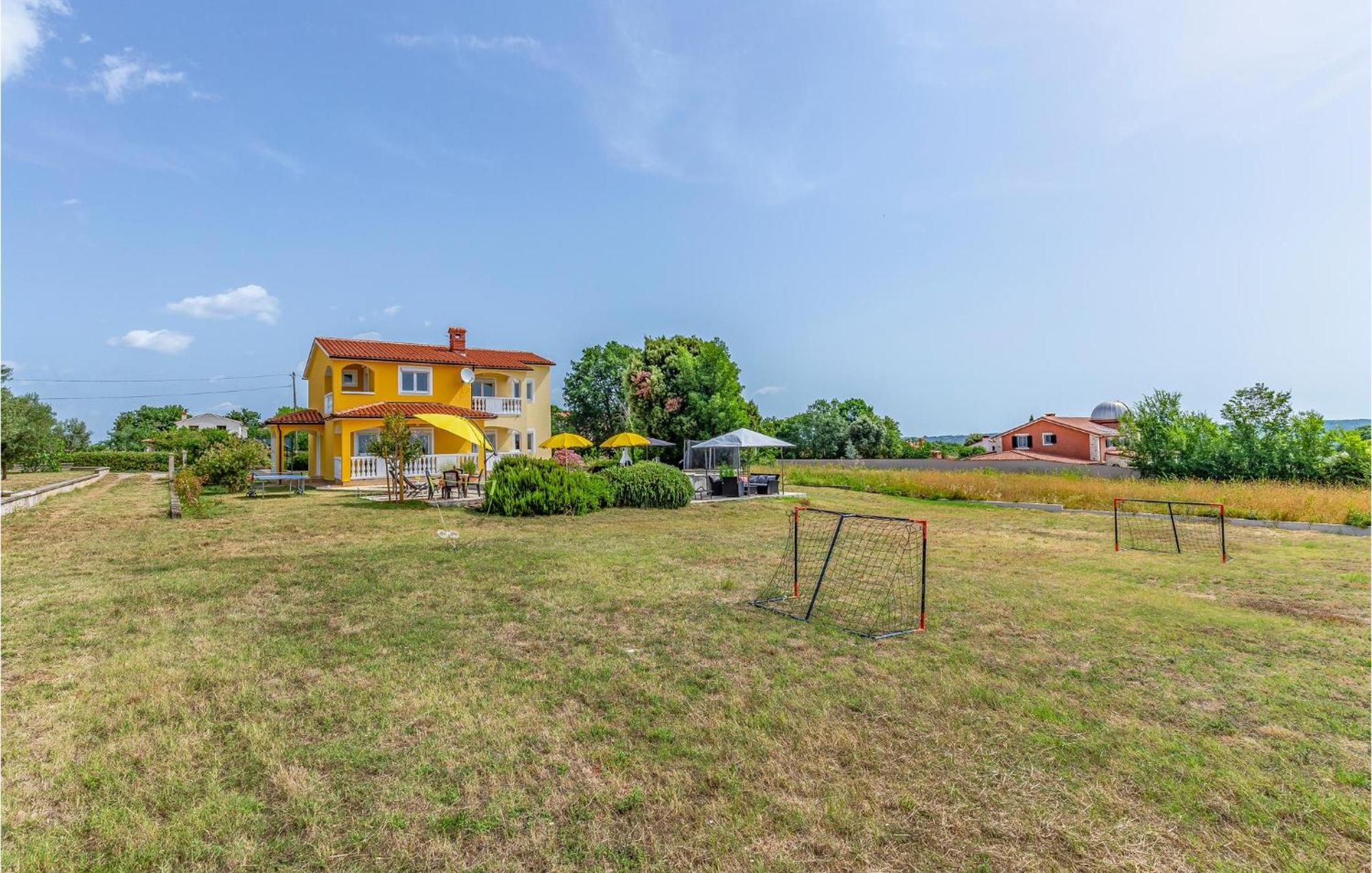 Amazing Home In Valtura Экстерьер фото